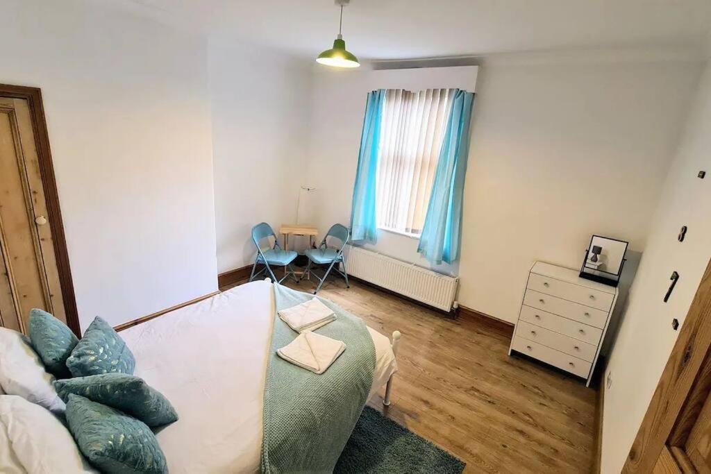 2 Bedroom Victorian Canal Side Terrace House. Hebden Bridge Exterior foto